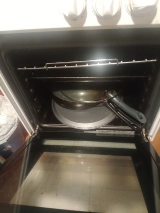 Cocina de gas blanca