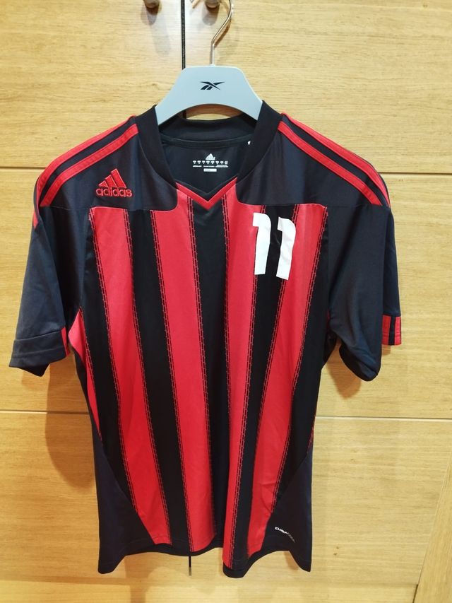 Camiseta Adidas Fútbol Negra y Roja