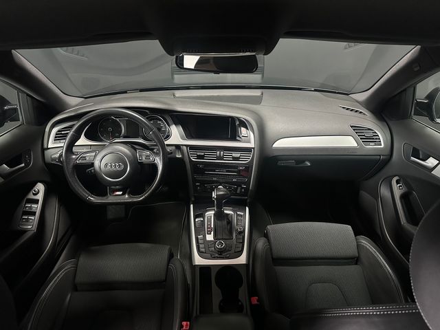 Audi A4 2.0 TDI Avant S-Line