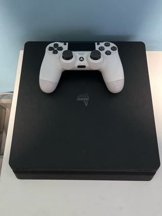 PS4 1TB con Mando - Como Nueva