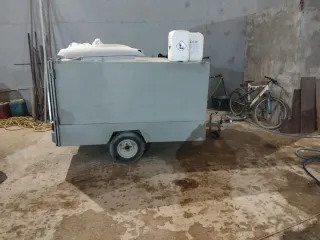 Remolque cerrado con documentación