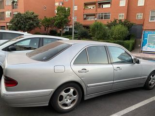 Mercedes-Benz Clase E 2001
