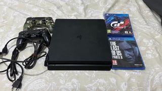 PS4 (PlayStation 4) Negra + 2 Juegos
