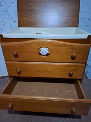 Comodo fasciatoio in legno per bambini orso