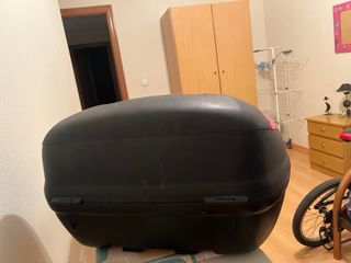 Cofre Givi para moto 80 litros
