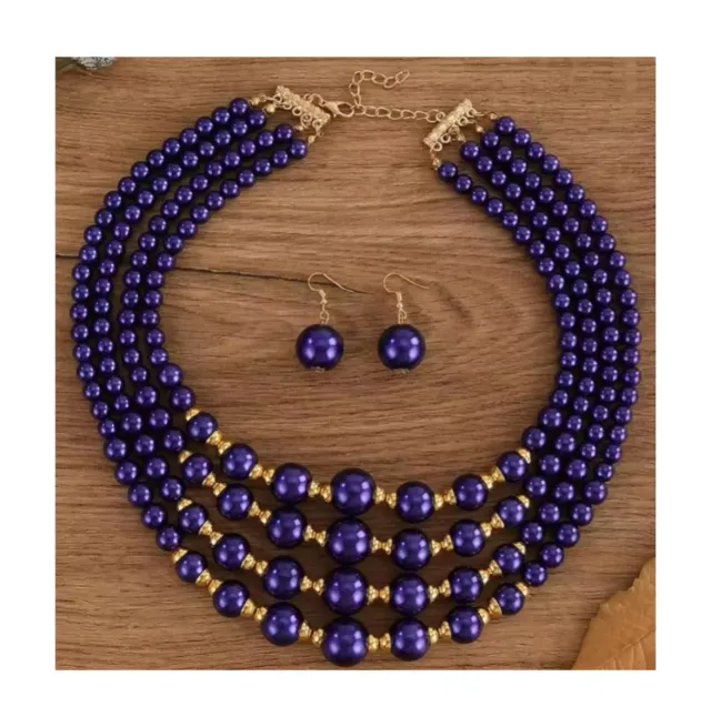 Collar y pendientes morados