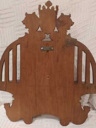 Estantería madera estilo modernista