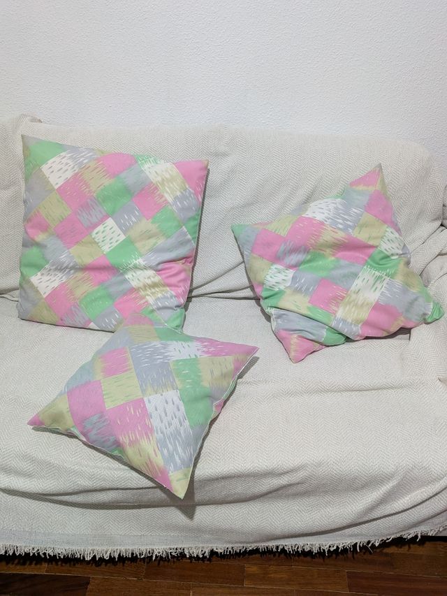 Cortina y cojines a juego