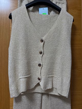 Conjunto Lurex Chaleco y Falda Brillo