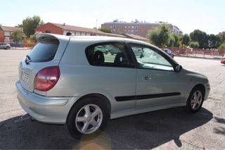 Nissan Almera 2002