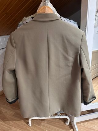 Chaqueta americana Zara verde caqui
