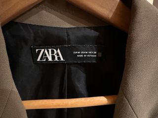 Chaqueta americana Zara verde caqui