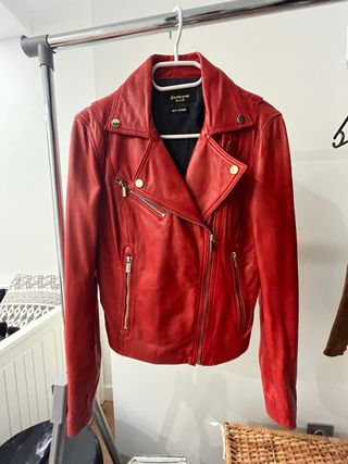 Cazadora Piel Roja Stradivarius