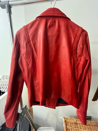 Cazadora Piel Roja Stradivarius
