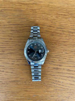 Reloj de pulsera plateado