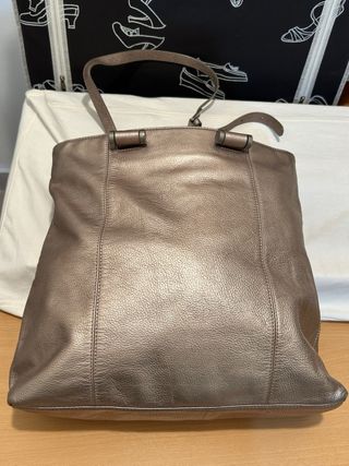 Bolso de piel metalizado