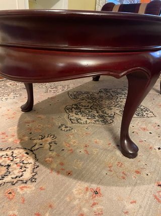 Mesa de centro ovalada con mármol y madera