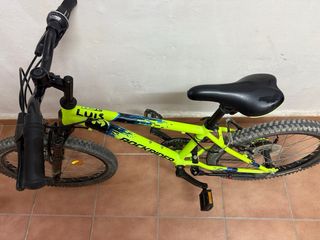 Bici infantil Rockrider ST 500 22 amarilla
