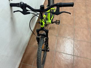 Bici infantil Rockrider ST 500 22 amarilla
