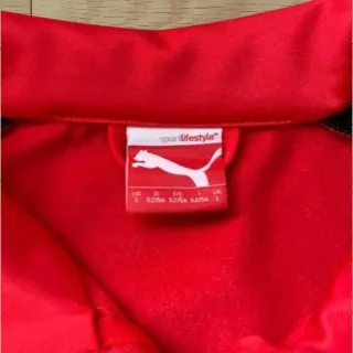 Chaqueta Puma Roja y Negra de los años 2000s 