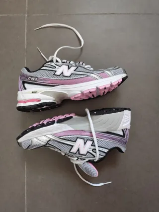 New Balance 39.5 Rosa Plateado Negro