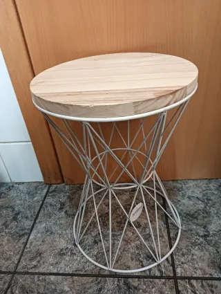 Tavolo laterale in legno e metallo