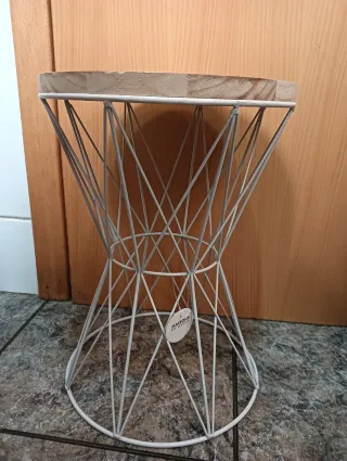 Tavolo laterale in legno e metallo