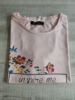Camiseta manga corta.