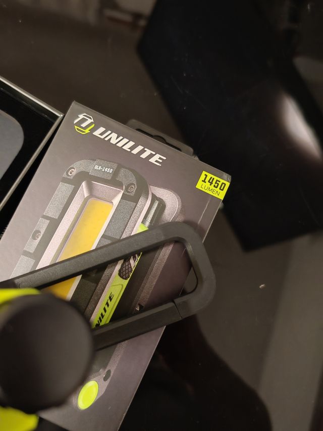 Linterna Unilite SLR-1450 Negra y Verde