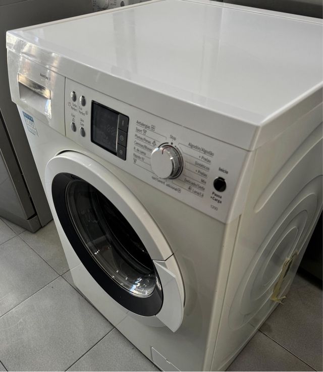 LAVADORA DE CARGA FRONTAL MARCA BOSCH DE 8 KILOS