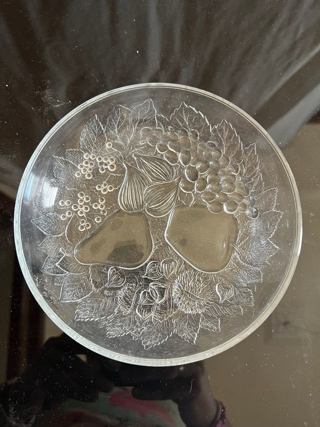 Plato de cristal decorado con frutas