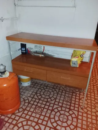 Scrivania in legno e metallo