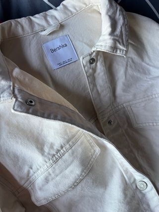 Cazadora vaquera Bershka beige Talla M