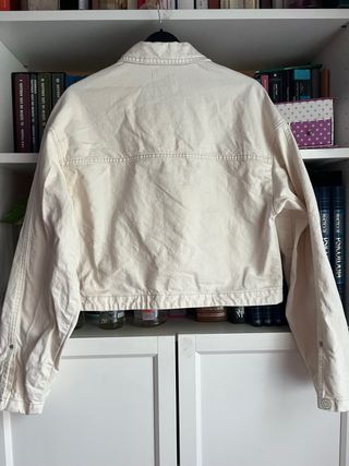 Cazadora vaquera Bershka beige Talla M