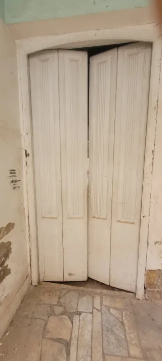 Puerta madera maciza antigua