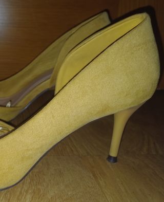 Zapatos de tacón Sfera amarillos