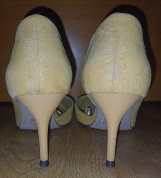 Zapatos de tacón Sfera amarillos