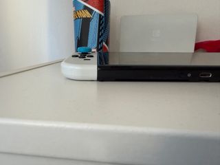 Nintendo Switch OLED bianca
