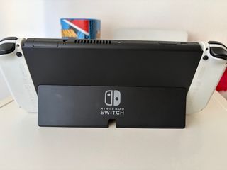 Nintendo Switch OLED bianca