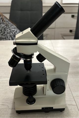 Microscópio Bresser