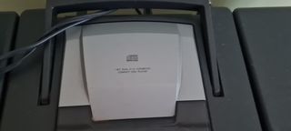 Minicadena Aiwa con altavoces equipo de música