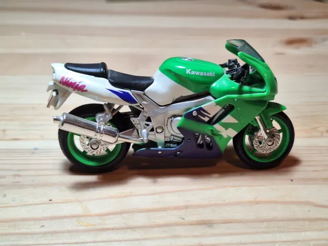 Kawasaki Ninja Maisto 1:18