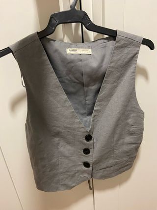 Chaleco corto gris Pull&Bear Talla S