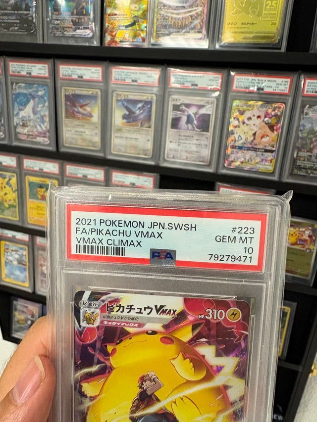 Carta Pokémon Pikachu VMAX 223/184 CSR