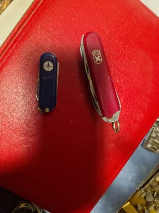 2 Coltelli Vintage Svizzeri