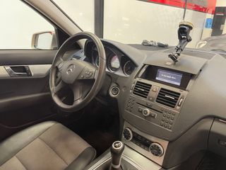 Mercedes-Benz Clase C220 CDi SOLAMENTE 100.000 KM!