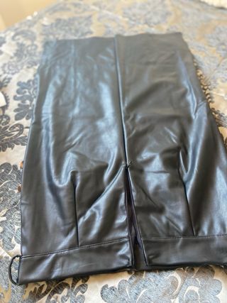 Falda polipiel negra talla única