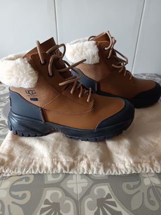 Botas de invierno UGG marrones y negras