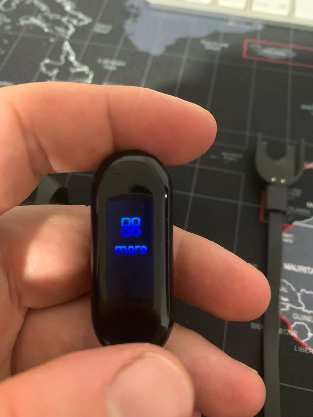 Pulsera de actividad negra