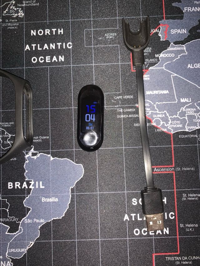 Pulsera de actividad negra